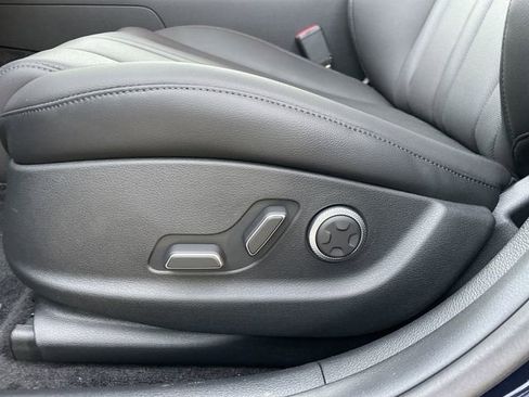 Used 2025 Genesis G80 2.5T image 23