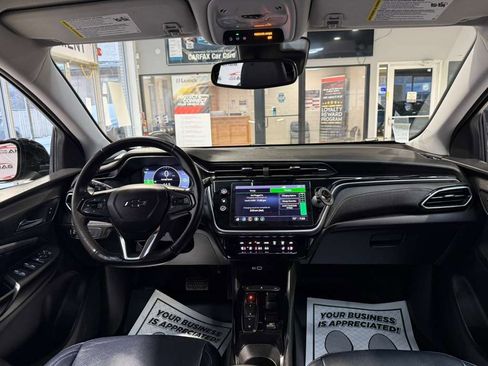 Used 2022 Chevrolet Bolt EUV LT w/ Convenience Package image 23