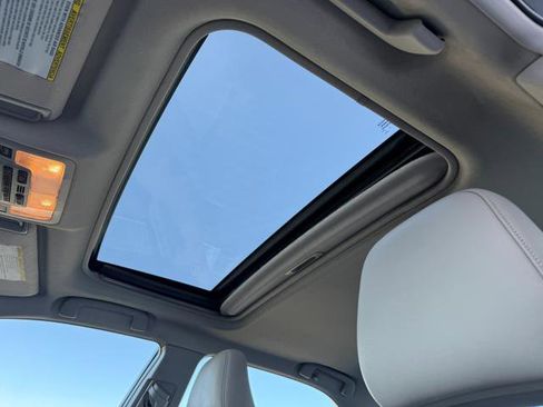 Used 2014 Toyota Camry XLE w/ Leather Package image 14