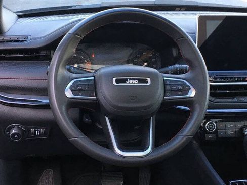 Used 2024 Jeep Compass Trailhawk w/ Sun and Sound Group AWD/4WD image 13