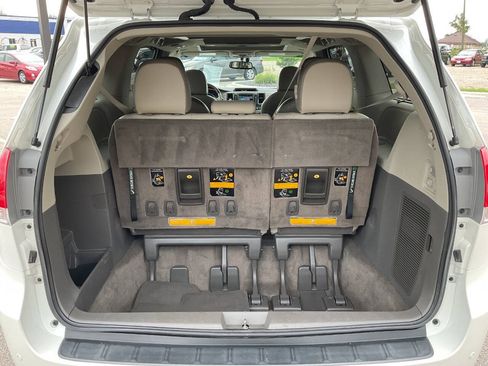 Used 2011 Toyota Sienna Limited w/ Premium Pkg AWD/4WD image 40
