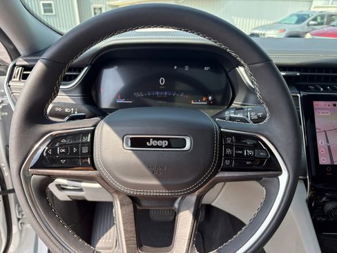 Used 2023 Jeep Grand Cherokee L Overland AWD/4WD image 21