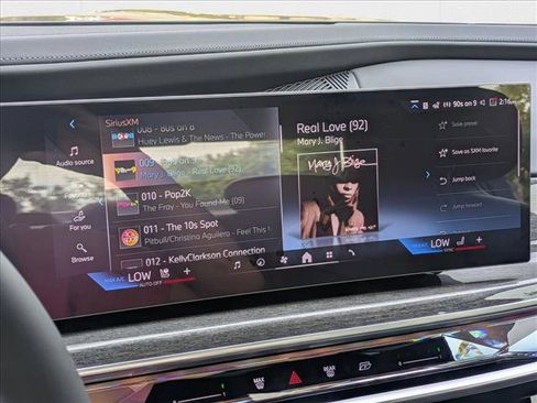 New 2026 BMW 750e xDrive image 12