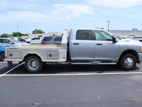 Used 2024 RAM 3500 SLT w/ Quick Order Package 2YG SLT AWD/4WD image 7