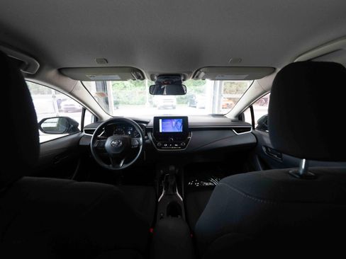 Used 2025 Toyota Corolla LE FWD image 19