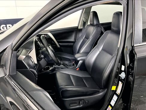 Used 2018 Toyota RAV4 Limited image 8