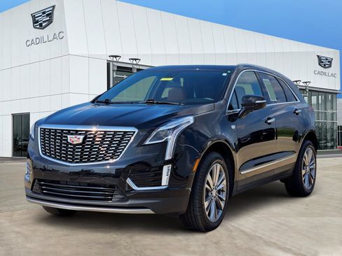Certified 2025 Cadillac XT5 Premium Luxury FWD image 2