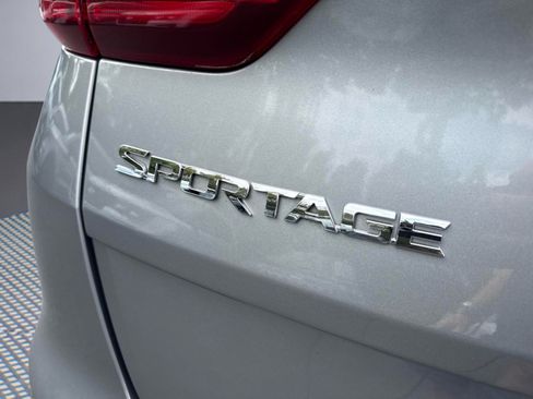 Used 2020 Kia Sportage EX AWD/4WD image 6