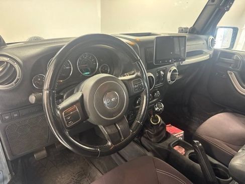 Used 2014 Jeep Wrangler Unlimited Rubicon w/ Max Tow Package AWD/4WD image 13