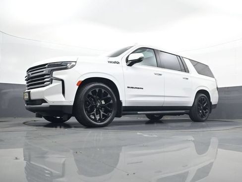 Used 2023 Chevrolet Suburban High Country w/ Advanced Technology Package AWD/4WD image 34
