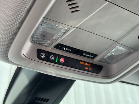 Used 2023 Chevrolet Blazer LT FWD image 30
