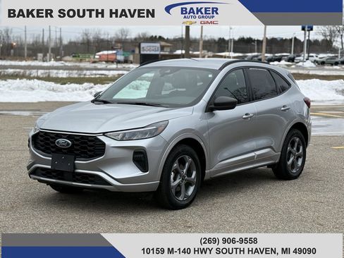 Used 2023 Ford Escape ST-Line image 1