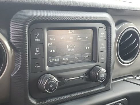 Used 2018 Jeep Wrangler Unlimited Sport AWD/4WD image 26