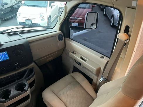 Used 2014 Ford E-350 and Econoline 350 Super Duty image 26