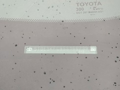 Certified 2025 Toyota Sienna Platinum image 19