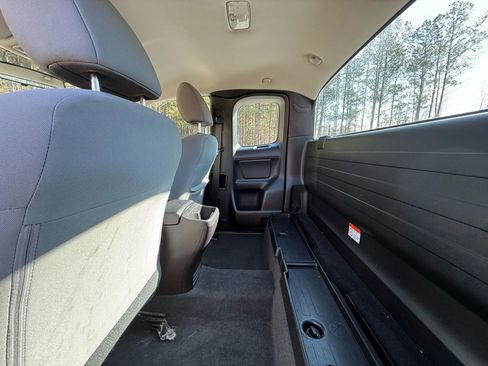 Used 2016 Toyota Tacoma SR image 19