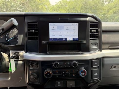 Used 2025 Ford F250 XLT AWD/4WD image 15