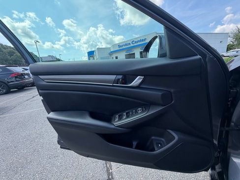 Used 2018 Honda Accord LX image 22