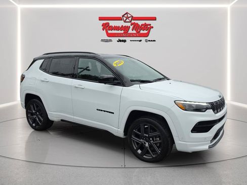 Used 2025 Jeep Compass Limited w/ Driver Assist Group I AWD/4WD image 7