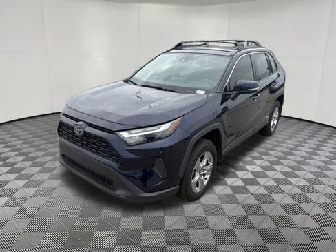 Used 2022 Toyota RAV4 XLE w/ Convenience Package AWD/4WD image 13