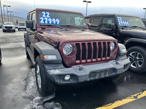 Used 2022 Jeep Wrangler Unlimited Sport image 2