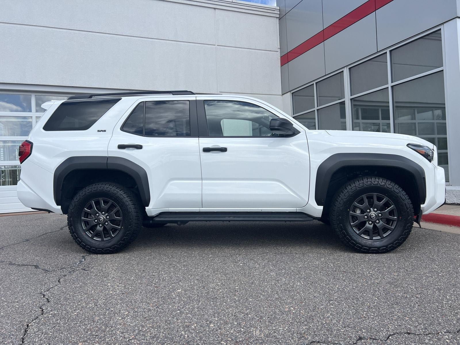 Used 2025 Toyota 4Runner SR5 AWD/4WD image 6