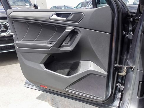 Used 2023 Volkswagen Tiguan SE FWD image 17