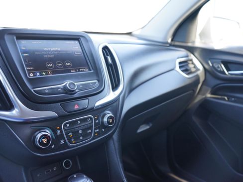 Used 2020 Chevrolet Equinox LT AWD/4WD image 18