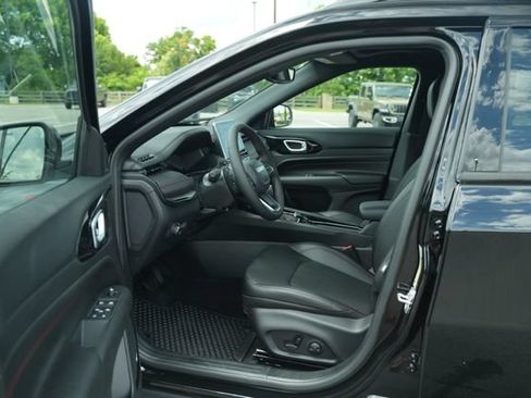 New 2026 Jeep Compass Trailhawk w/ Sun, Sound & Navigation Group AWD/4WD image 12