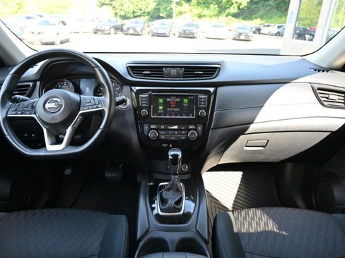Used 2018 Nissan Rogue SV w/ Premium Package AWD/4WD image 12