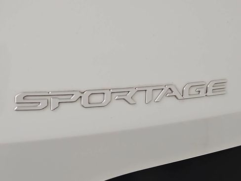 Used 2023 Kia Sportage EX AWD/4WD image 12