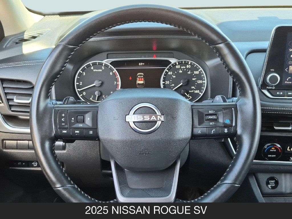 Used 2025 Nissan Rogue SV AWD/4WD image 12