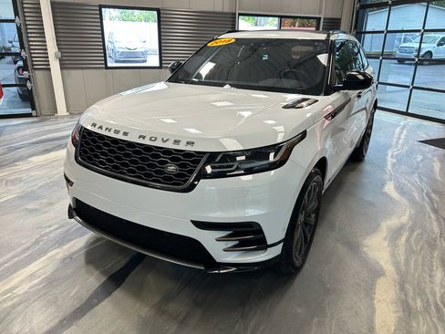 Used 2018 Land Rover Range Rover Velar R-Dynamic SE AWD/4WD image 2