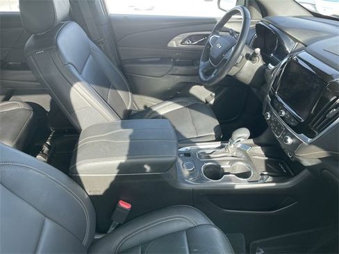 Used 2023 Chevrolet Traverse LT w/ LPO, Floor Liner Package image 12