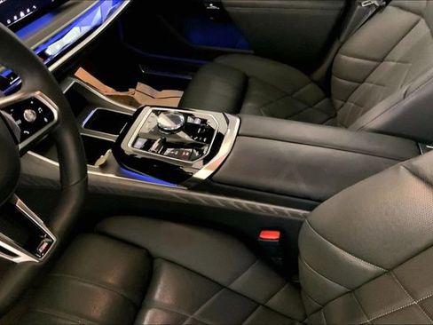 Used 2023 BMW 740i w/ Parking Assistance Package image 8