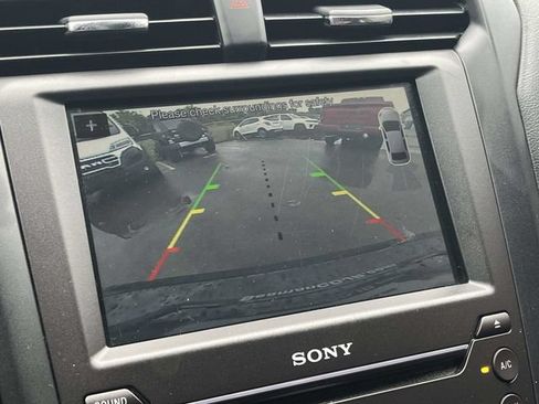 Used 2017 Ford Fusion Titanium FWD image 29