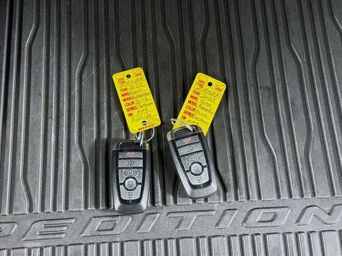 Used 2023 Ford Expedition Max Platinum image 39