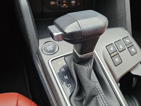 Used 2026 Kia Sportage SX image 12