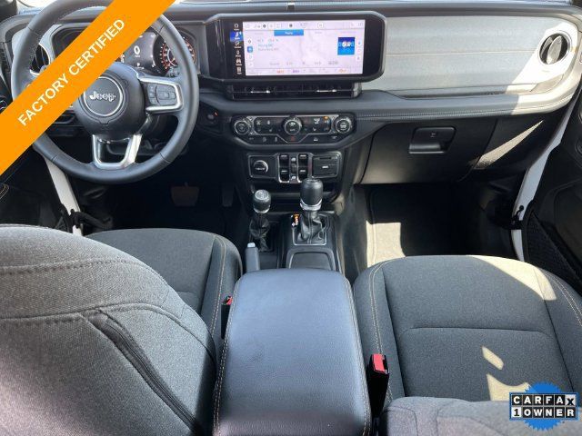 Used 2026 Jeep Wrangler Unlimited Sahara AWD/4WD image 16