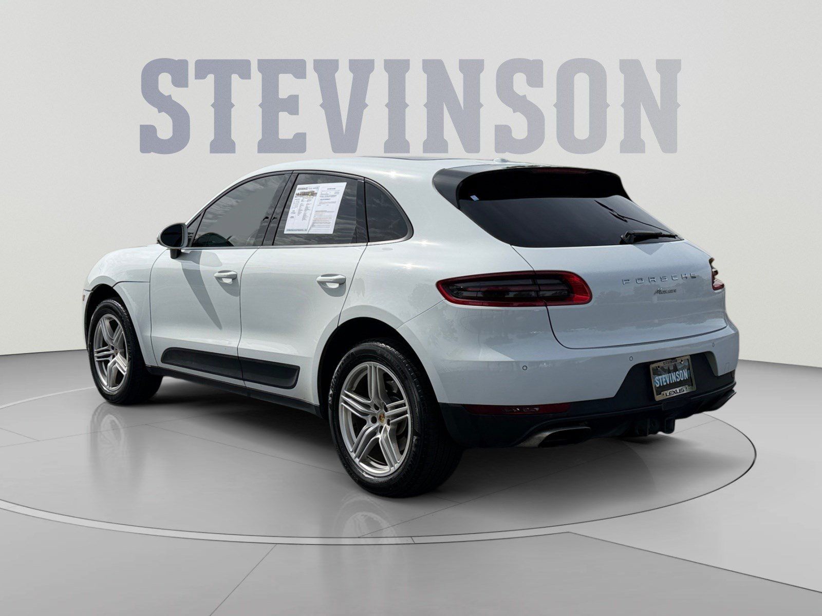 Used 2017 Porsche Macan AWD/4WD image 3
