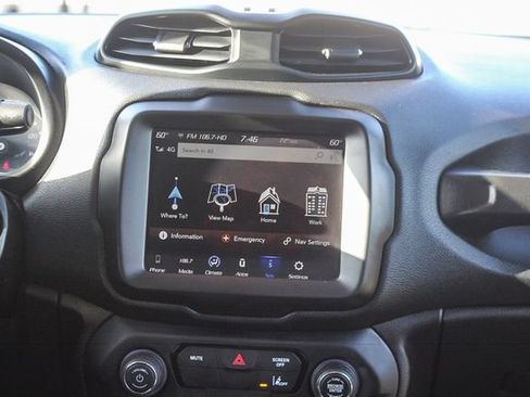 Used 2022 Jeep Renegade Latitude AWD/4WD image 19