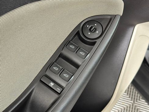 Used 2014 Ford Focus SE image 28