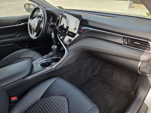 Used 2024 Toyota Camry SE FWD image 30