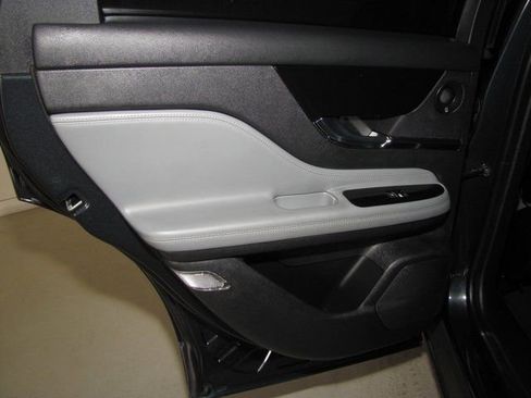 Used 2020 Lincoln Corsair Reserve image 14