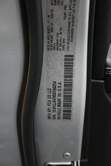Used 2025 Jeep Grand Cherokee L Altitude RWD image 19