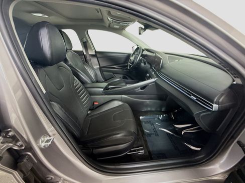 Used 2023 Hyundai Elantra Limited FWD image 29