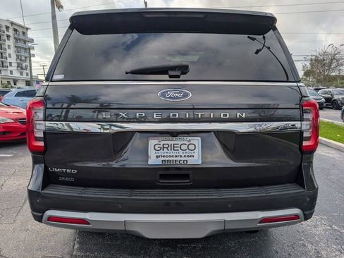 Used 2024 Ford Expedition Limited image 12