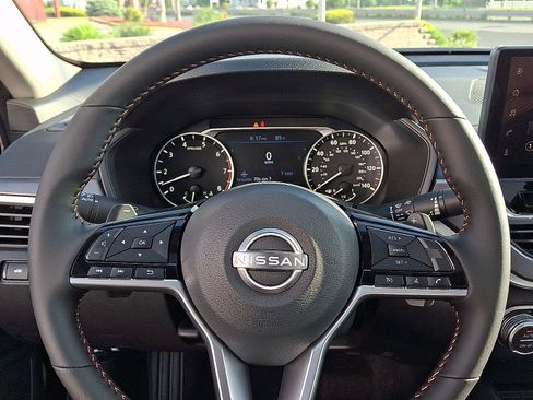 New 2026 Nissan Altima 2.5 SR w/ SR Midnight Edition Package AWD/4WD image 18