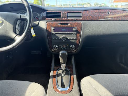Used 2012 Chevrolet Impala LT FWD image 19