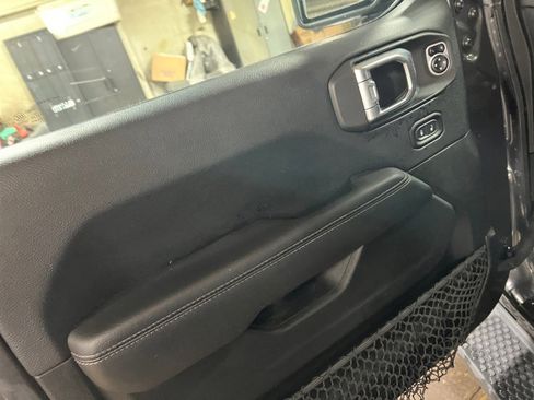 Used 2018 Jeep Wrangler Unlimited Sahara w/ Dual Top Group image 35